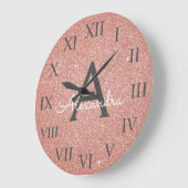 ピンクローズ金ゴールドスパークルグリッターモノグラム名 ラージ壁時計 (傾斜)