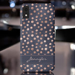 ピンクローズ金ゴールド – ネイビーブルー水玉模様パターン iPhone XRケース<br><div class="desc">赤面ピンク – バラフェイク金ゴールドホイルとネイビーブルーの水色背景と手で描いた水玉模様パタガーリーーンの電話ケースあなたの名前を追加することができる – モノグラム。デザイ連絡ナーにも一致するアイテムをもし追加する必要があります。</div>