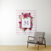 ピンクローズ&ポピーフローラブーケオンピンクストライプ色 タペストリー (インサイチュ)