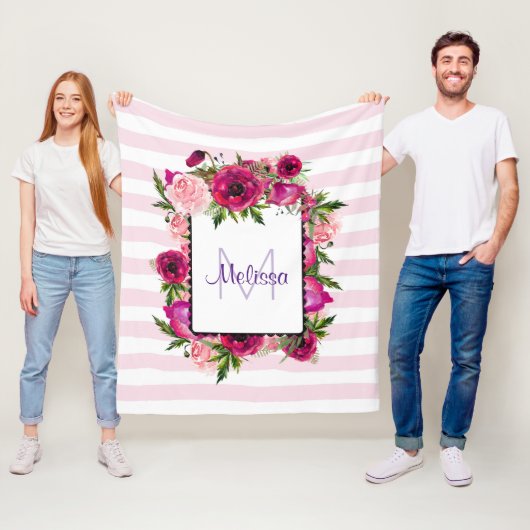 ピンクローズ&ポピーフローラブーケオンピンクストライプ色 フリースブランケット (インサイチュ)