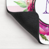 ピンクローズ&ポピーフローラブーケオンピンクストライプ色 マウスパッド (コーナー)