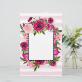 ピンクローズ&ポピーフローラブーケオンピンクストライプ色 便箋 (スタンド正面)
