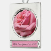 ピンクローズIかわいらし花の写真 シルバープレートバナーオーナメント (左)