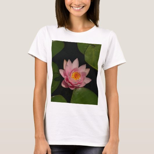 ピンクロータス《植物》スイレン Tシャツ (正面)