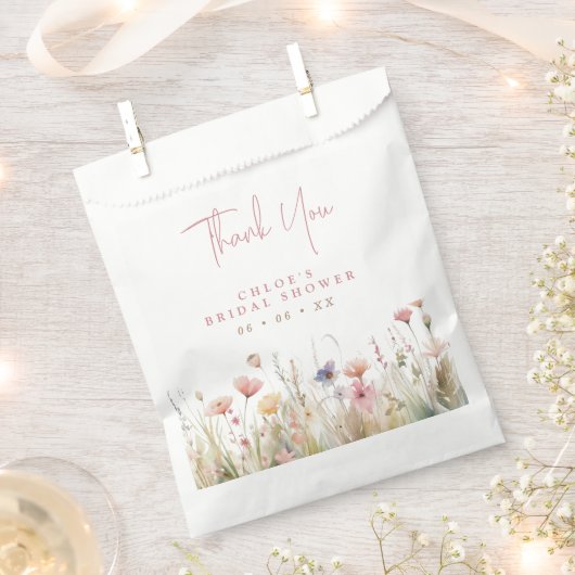 ピンクワイルドフラワーズサンキューブライダルシャワー フェイバーバッグ (クリップ留めされた状態)