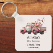 ピンクヴィンテージ農家のトラック誕生日ありがとう キーホルダー (正面)