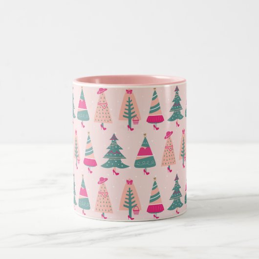 ピンク予測できなのクガーリーフェミニンリスマスの木 ツートーンマグカップ (中央)