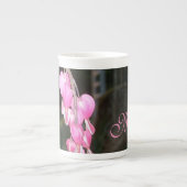 ピンク出血ハート花母の日中国マグカップ ボーンチャイナマグカップ (正面)