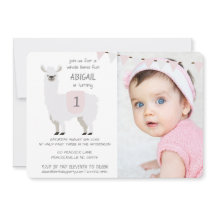 ピンク及びアイボリーのかわいいラマの子供の誕生日のパーティー