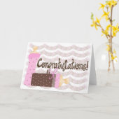 ピンク及びブラウンのボトルの女の赤ちゃんのお祝い カード (黄色い花)