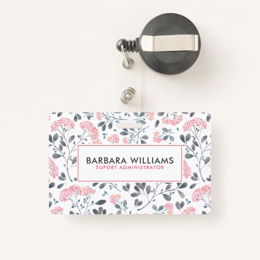 ピンク及び灰色の水彩画の花模様 バッジ (裏面リトラクタブル付き)