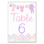 ピンク及び紫色の小さい衣服のシャワーのテーブルカード テーブルナンバー (裏面)