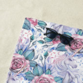 ピンク及び青のバラパターン ビーチタオル (インサイチュ)