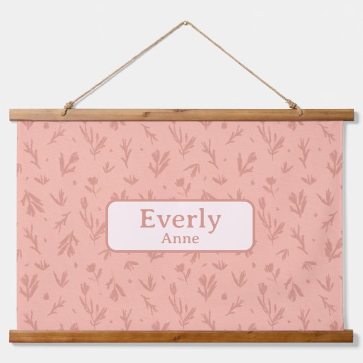 ピンク名前をカスタムするデコール小さな女の子ルーム 吊り下げ型タペストリー (正面)