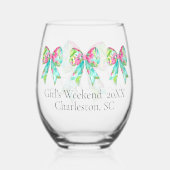 ピンク名門私立校風のとグリーンの弓パーソナライズされた ステムなしワイングラス (裏面)