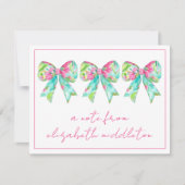 ピンク名門私立校風のとグリーンの弓パーソナライズされた ノートカード (正面)