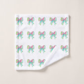 ピンク名門私立校風のとグリーンの弓パーソナライズされた バスタオルセット (ウォッシュタオル)