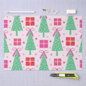 ピンク名門私立校風のの弓とギフトボックスを持つクリスマスツリー 薄葉紙 (クラフト)