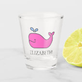 ピンク名門私立校風のクジラパーソナライズされた ショットグラス (正面)