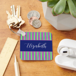 ピンク名門私立校風のグリーンネイビーブルーストライプズパーソナライズされた キーホルダー