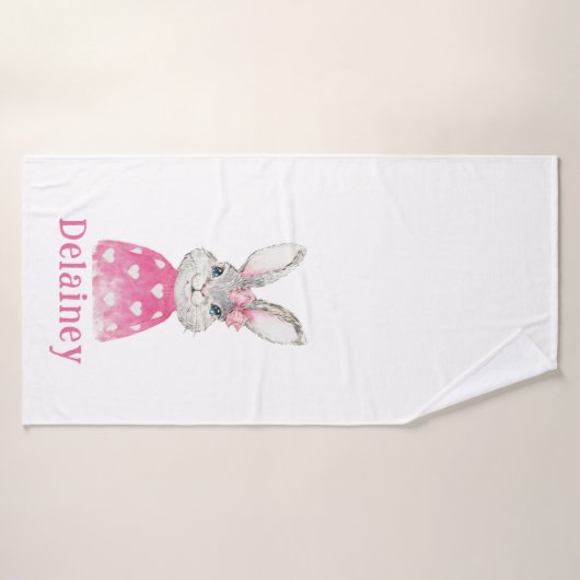 ピンク名門私立校風のハートボウバニーパーソナライズされた バスタオル (バスタオル)