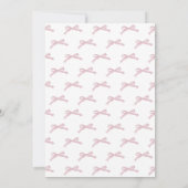 ピンク名門私立校風のボンネットガールベビーシャワー 招待状 (裏面)