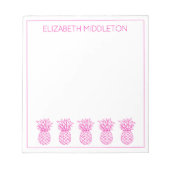 ピンク名門私立校風の色の熱帯パイナップルパーソナライズされた ノートパッド (正面)