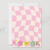 ピンク名門私立校風のY2Kスリープオーバーハッピー顔誕生日 招待状 (裏面)