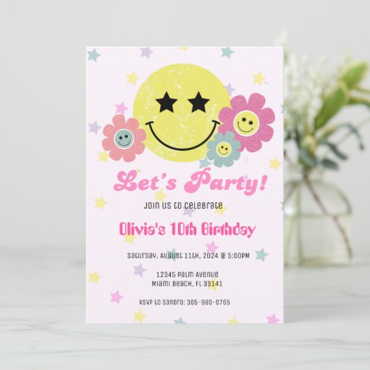 ピンク名門私立校風のY2Kレトロハッピー顔パーティー誕生日 招待状 (スタンド正面)