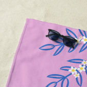 ピンク図解入りの、写真付きの色の背景に黄色の鳥 ビーチタオル (インサイチュ)