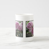 ピンク大切の牡丹 ボーンチャイナマグカップ (正面)