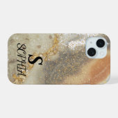 ピンク大理石シックゴールドラメモノグラム iPhone 15ケース (裏面横)