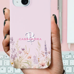 ピンク女の子らしい女の子ワイルドフラワーズネームモノグラム iPhone 15ケース