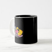 ピンク女性のカーボーイカウボーイハットディスコボールブーツギター ツートーンマグカップ (正面左)