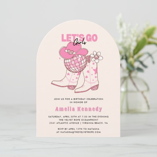 ピンク女性のカーボーイ誕生日パーティーレズゴーガールズレトロ 招待状 (スタンド正面)