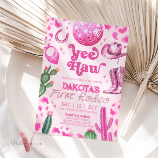 ピンク宇宙女性のカーボーイファーストロデオ誕生日招待状 招待状