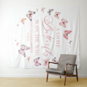 ピンク小さな蝶が赤ちゃんシャワーの途中にある タペストリー (インサイチュ(横))