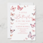 ピンク小さな蝶が赤ちゃんシャワーの途中にある 招待状 (正面)