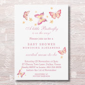 ピンク小さな蝶が赤ちゃんシャワーの途中にある 招待状