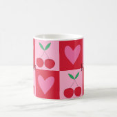 ピンク市松模様にさくらんぼ付きハート名前をカスタムする コーヒーマグカップ (中央)