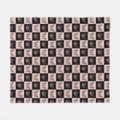 ピンク市松模様にと黒の蝶のパターン フリースブランケット (正面(横))