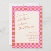 ピンク市松模様にオレンジスクリプトおもしろいブライダルシャワー 招待状 (正面)