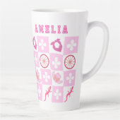 ピンク市松模様に女性のカーボーイ カフェラテマグ (右)