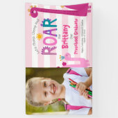 ピンク幼稚園の卒業写真恐竜の女の子かわいい 横断幕 (縦)