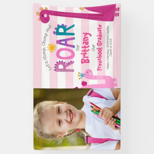 ピンク幼稚園の卒業写真恐竜の女の子かわいい 横断幕 (縦)