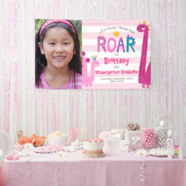 ピンク幼稚園卒業写真恐竜の少女 横断幕