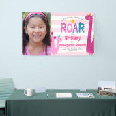 ピンク幼稚園卒業写真恐竜の少女 横断幕 (トレードショー)