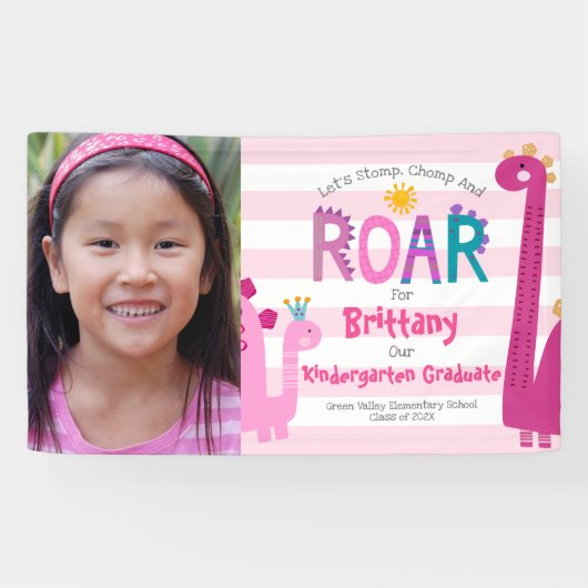 ピンク幼稚園卒業写真恐竜の少女 横断幕 (横)