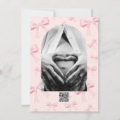 ピンク弓かわいいコケットコテージシックなベビーシャワー 招待状 (裏面)