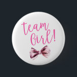 ピンク弓チームガールジェンダーの表示パーティー 缶バッジ<br><div class="desc">ピンクの弓チーム女の子ジェンダーのリビールパーティーボタン!</div>